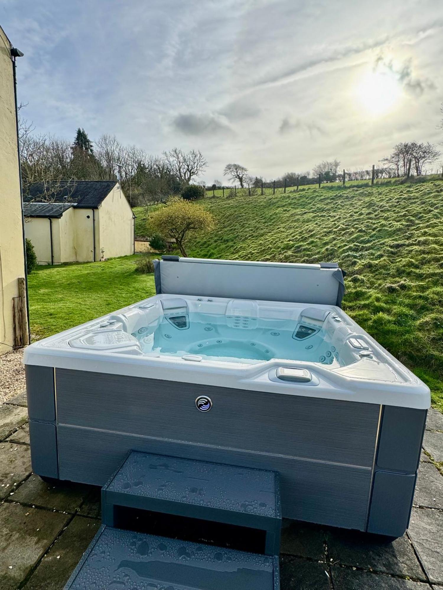 Meadowsweet Cottage Jacuzzi Edition Saundersfoot Luaran gambar